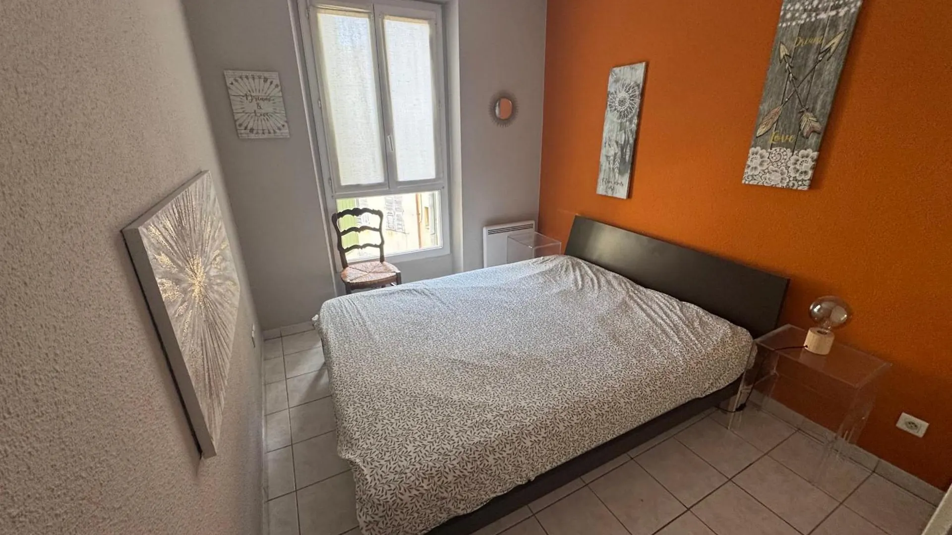 Apartment 2 Rooms With Wifi In The Heart Of Niza 0*,  Francia